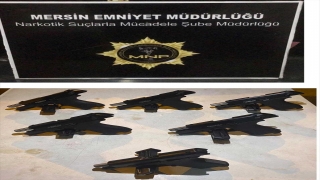 Mersin’de iki araçta 6 ruhsatsız tabanca ve uyuşturucu ele geçirildi
