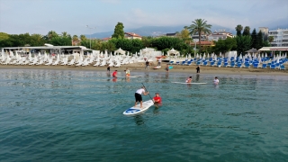 Alanya’da engelli bireylere kürek sörfü eğitimi