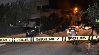 Adana’da kiracı, tartıştığı ev sahibi ile kardeşini silahla yaraladı