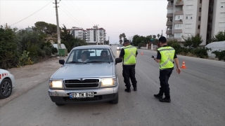 Finike’de sürücüler trafik kuralları hakkında bilgilendirildi