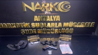 Antalya’da ”torbacı” operasyonunda 53 şüpheli yakalandı