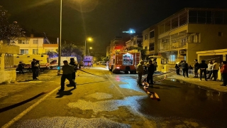 Hatay’da kozmetik malzeme deposu olarak kullanılan evde yangın çıktı