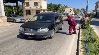 Anamur’da orman yangınlarına karşı farkındalık için broşür dağıtıldı