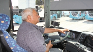 Hatay’da trafik tartışmasında halk otobüsünün camlarını kıran sürücü kameraya yansıdı