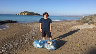 Tatil için geldiği Mersin’de sahili temizleyen genç kız ödüllendirildi