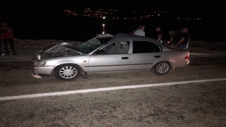 Antalya’da ata çarpan otomobildeki 5 kişi yaralandı