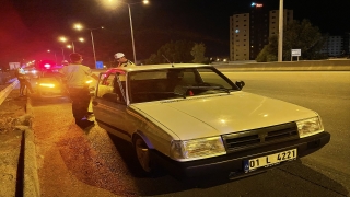 Adana’da otomobille polisten kaçmaya çalışan şüpheli yakalandı