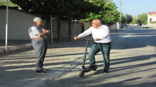 Muhtarın ”hizmet aracı” elektrikli skuter