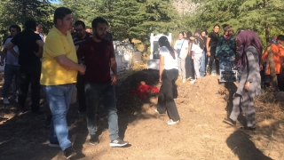 Antalya’da kazada ölen hukuk öğrencisi memleketi Burdur’da defnedildi