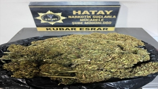Hatay’da uyuşturucu ele geçirilen otomobildeki 2 şüpheli gözaltına alındı