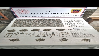 Antalya’da 3 bin 331 parça tarihi eser ele geçirildi