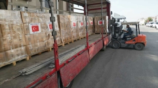 Gaziantep’ten sel felaketin yaşandığı Pakistan’a 2 tır yardım gönderildi