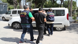Mersin’de fuhuş operasyonunda yakalanan 2 zanlı tutuklandı