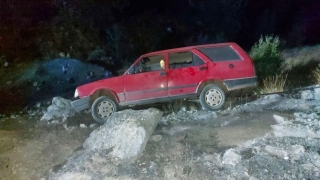 Alanya’da şarampole devrilen otomobilin sürücüsü öldü