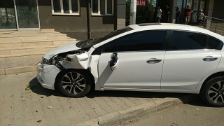 Adana’da otomobilin çarptığı 2 çocuk yaralandı