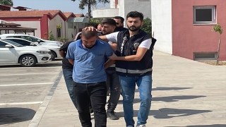 Adana’da metruk evde tartışan iki arkadaş birbirini silahla yaraladı
