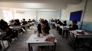 Antalya’da öğrencilere 2 milyon 700 bin yardımcı kaynak kitabı dağıtıldı