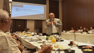Antalya Ticaret ve Sanayi Odası Başkanlığı adaylığını açıklayan Güney projelerini tanıttı