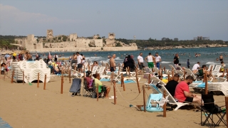 Mersin’deki Kızkalesi’nde turizm hareketliliği sürüyor