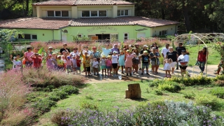 Ukraynalı çocuklar, Antalya’da hayvanat bahçesini gezdi