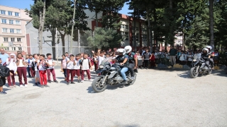Hatay’da polis okul çevrelerinde denetim yaptı