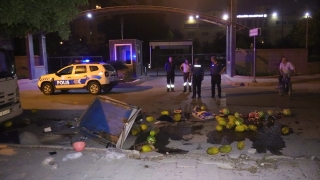 Adana’da otomobilin çarpıp kaçtığı seyyar satıcı ağır yaralandı