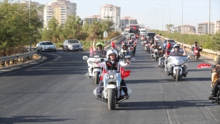 Gaziantep’te motosiklet tutkunları gazilerle şehir turu attı