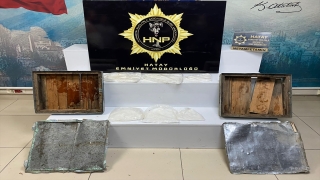 Hatay’da bal peteği çıtalarına gizlenmiş uyuşturucu ele geçirildi