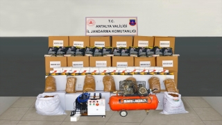 Antalya’da 1 ton 120 kilogram kaçak tütün ele geçirildi