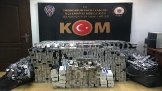 Hatay’da bir otomobilde 16 bin paket kaçak sigara ele geçirildi