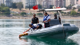 Adana’da polis boğulma olaylarına uzaktan kumandalı can simidiyle müdahale ediyor
