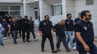 Mersin’deki çağrı merkezi üzerinden Almanları dolandırdıkları iddiasıyla 12 zanlı tutuklandı