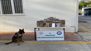 Antalya’da yabancı bandıralı gemide 183 kilo 738 gram kokain ele geçirildi
