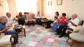 Yüreğir Belediyesi ekiplerinden şehit ve gazi ailelerine ziyaret