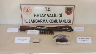 Hatay’da evinde uyuşturucu ve silah bulunan zanlı gözaltına alındı