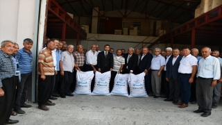 Sumbas’ta çiftçilere 11,5 ton yerli arpa tohumu dağıtıldı