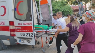 Alanya’da 3 kız öğrencinin bıçakla yaralandığı kavgada baba ve kızı tutuklandı