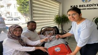 Kaş’ta yeni doğan bebekler için ”hoş geldin” seti hazırlandı