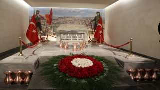 Gaziantep Şehitlik Abidesi’ne 22 şehitlik ve cephelerden getirilen toprak koyuldu