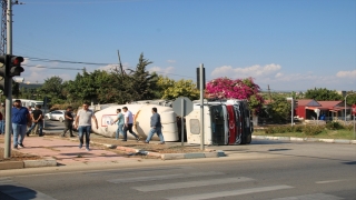 Mersin’de tırla çarpışan beton mikserinin sürücüsü yaralandı