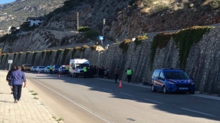 Antalya’da istinat duvarına çarpan motosikletin sürücüsü öldü