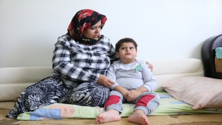 Serebral palsi hastası oğullarının ”ilk adımını” atacağı günün hayalini kuruyorlar