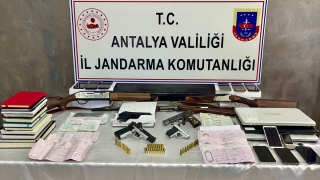 Antalya merkezli suç örgütü operasyonunda 12 şüpheli yakalandı