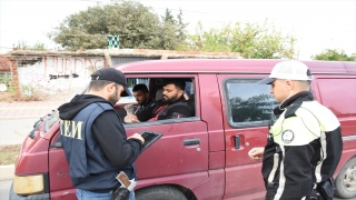 Antalya’da korsan taşımacılık yapan 27 sürücüye ceza uygulandı
