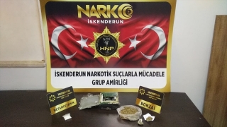 Hatay’da otomobil teybine uyuşturucu gizleyen zanlı yakalandı