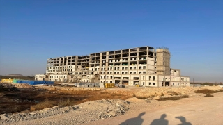 400 yataklı Nizip Devlet Hastanesi inşaatı sürüyor
