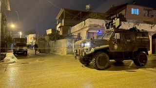 Kahramanmaraş’ta komşu iki aile arasında çıkan silahlı kavgada 7 kişi yaralandı