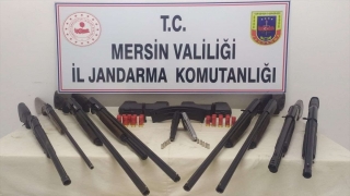 Mersin’de kaçak silah ticareti yaptıkları iddiasıyla 2 zanlı yakalandı