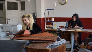 Ürettikleri kılıflarla uzun yol şoförlerine ”konfor” sağlıyorlar