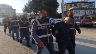Osmaniye’de uyuşturucu sattıkları iddia edilen 3 zanlı tutuklandı